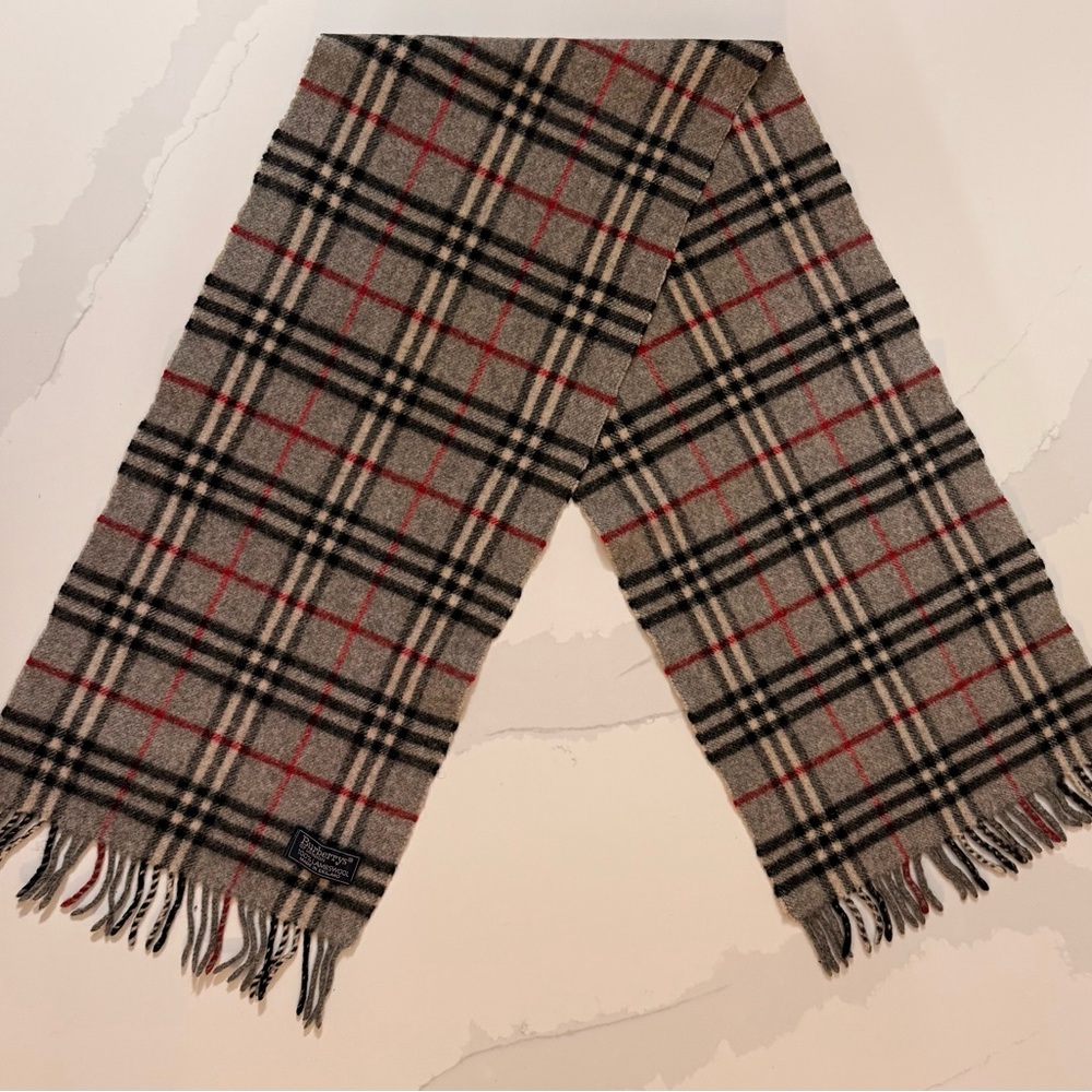 Burberry 100% Lambswool Checkered Scarf: Classic British Plaid Muffler